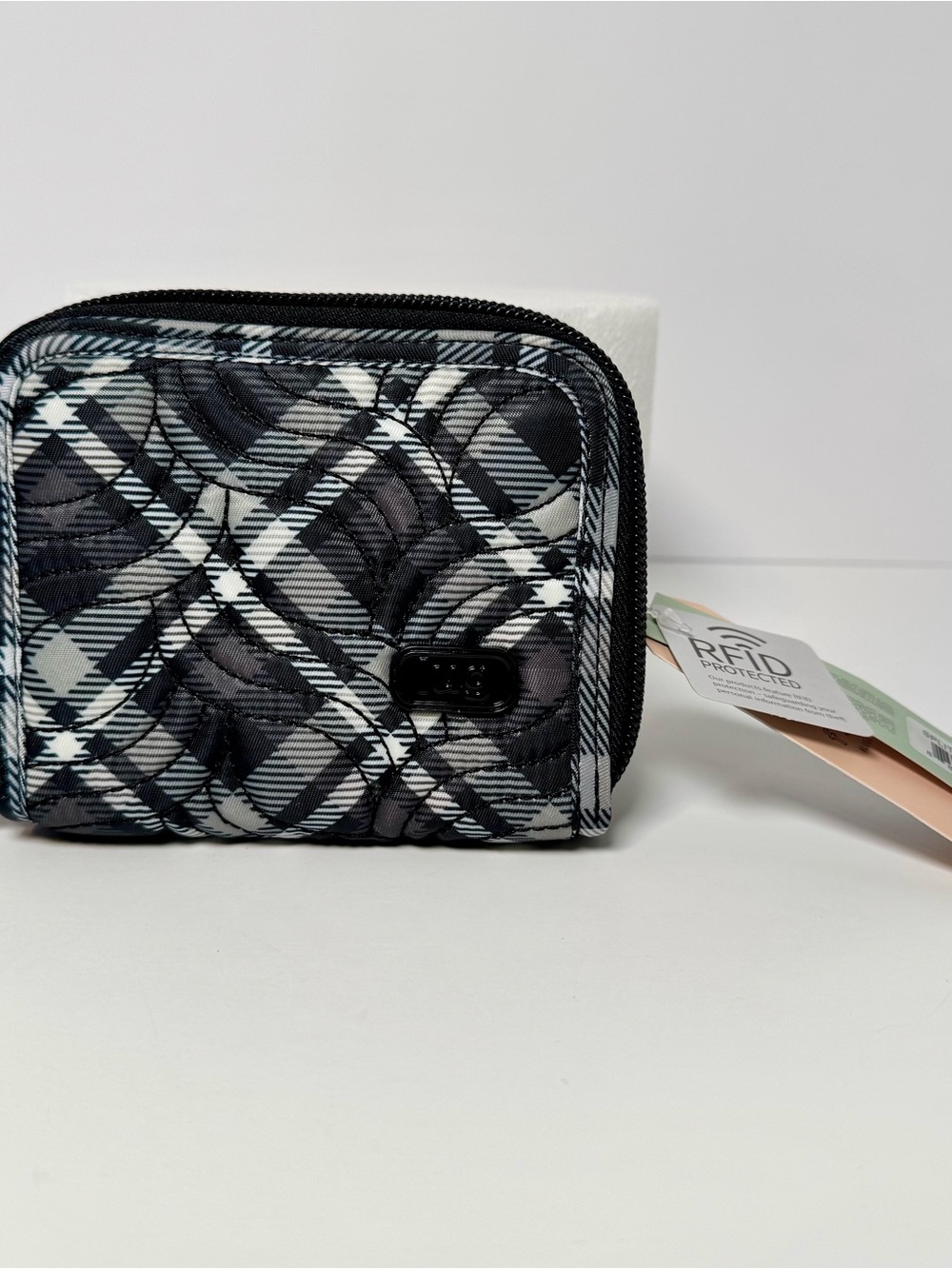 Lug Splits Compact Zip-around Wallet RFID Plaid Grey Quilted Design (NWT) - Picture 2 of 9